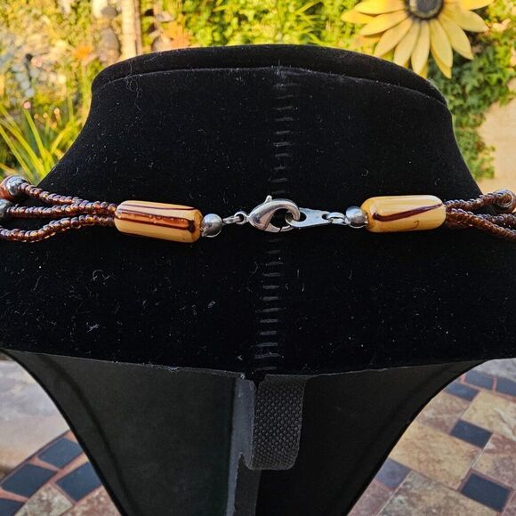 Vintage Beaded Necklace in Brown and Tan - Picture 3 of 3